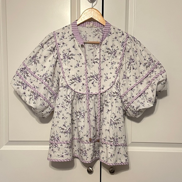 entro Tops - Entro Lavender Floral Puff Sleeve Blouse  large 🎉🎉 SATURDAY FLASH SALE 🎉🎉🎉